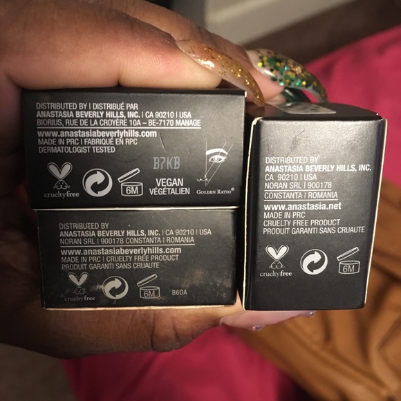 Alert Posher Sells FAKE ABH BROWN POMADE - Picture 5 of 5